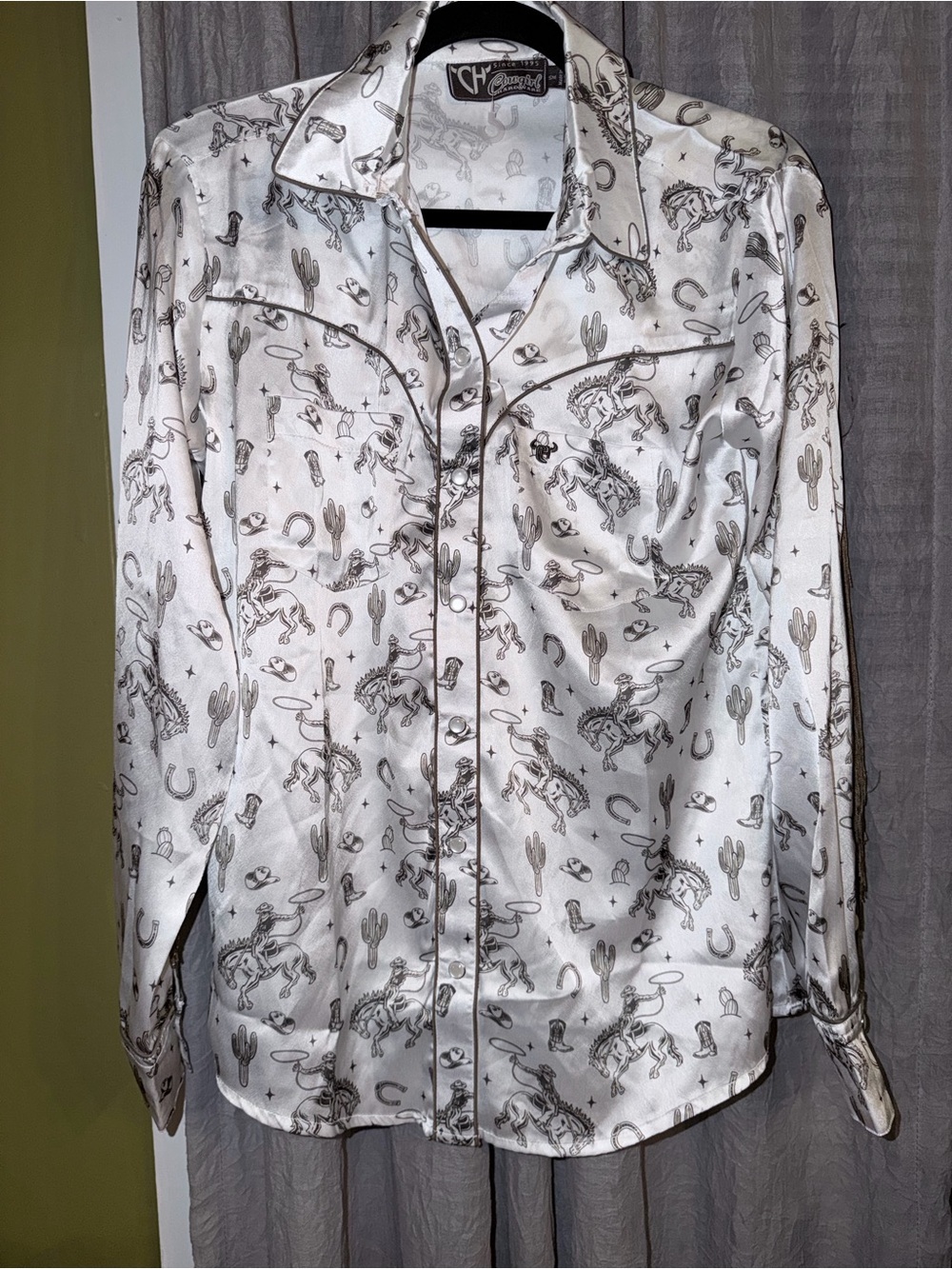 Cowgirl hardware cream western shirt fringe like new sm